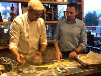 Rocco Leone beim Pastamachen mit Koch