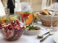 Traum-Hochzeiten: Rocco und Nicole Leone bitten zum "Fest der Liebe" in den fürstlichen Gutshof von Umkirch.