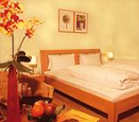 Engelszimmer zum günstigen Preis: Im Gästehaus des "Goldenen Engel"